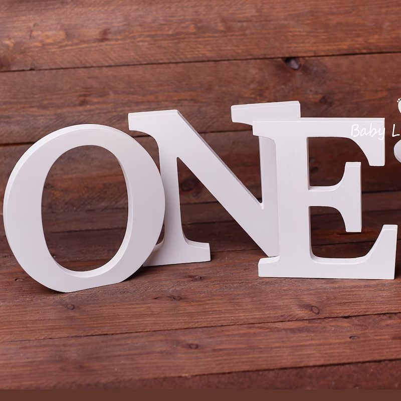 Houten letters op maat, 'ONE'  - Photography Prompt recensie en prijs